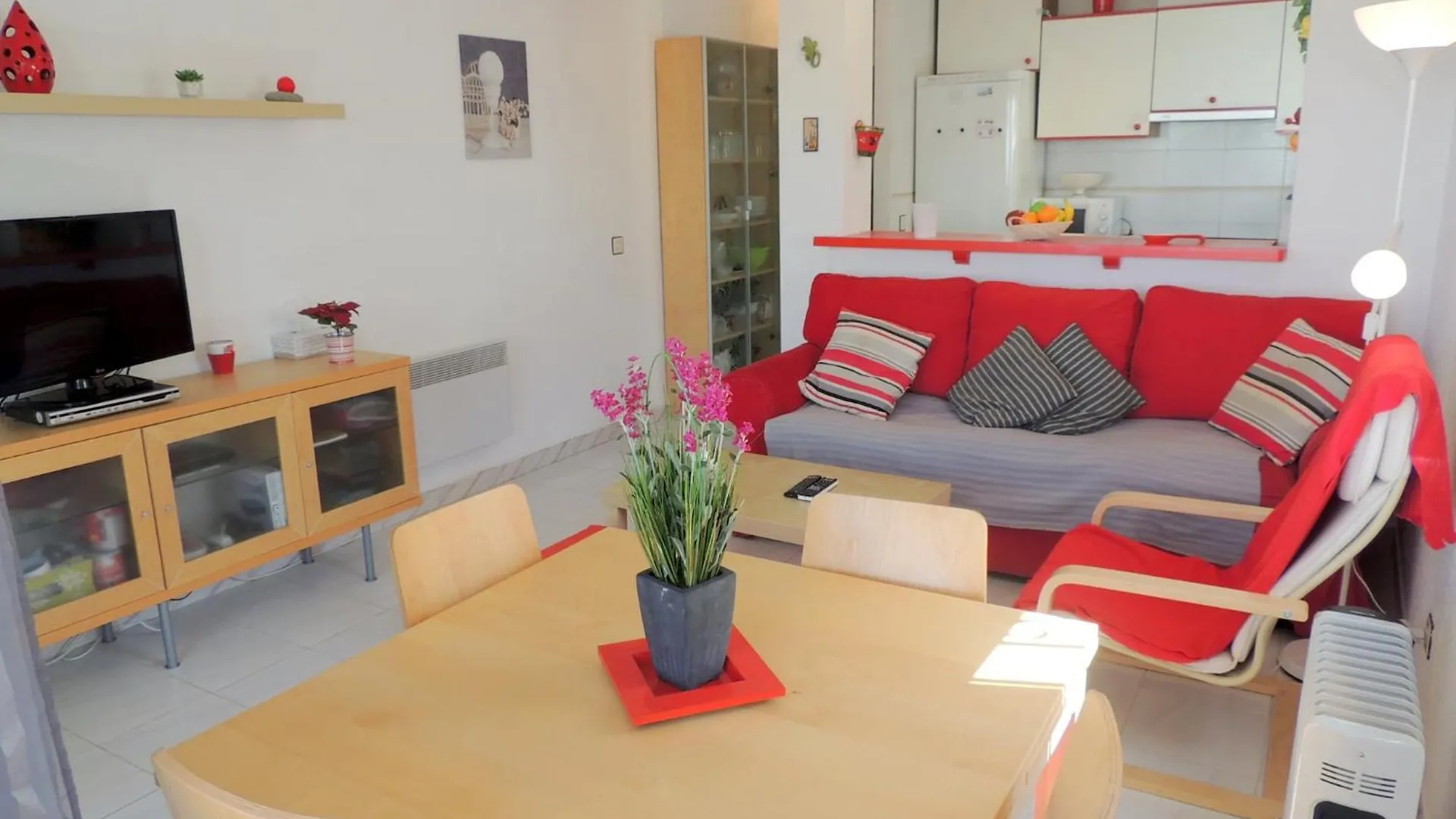 Beautiful Apartment With View Roses